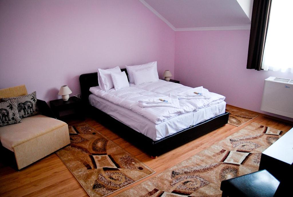 Pazonyi Fogadó és Étterem Nyírpazony Habitación foto