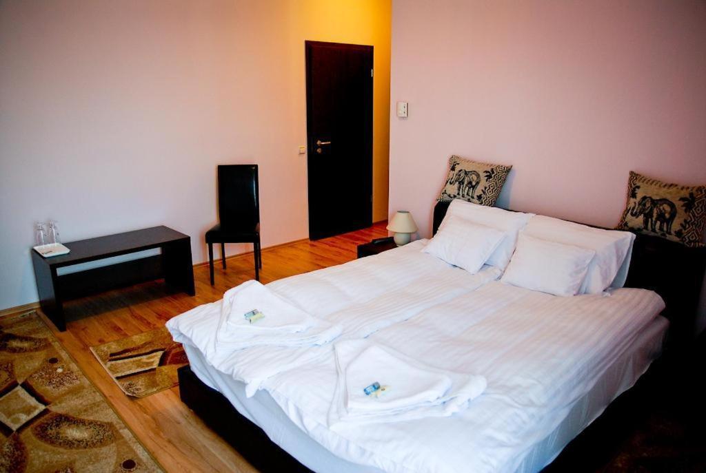 Pazonyi Fogadó és Étterem Nyírpazony Habitación foto