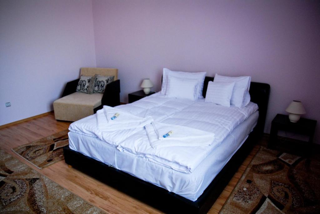 Pazonyi Fogadó és Étterem Nyírpazony Habitación foto