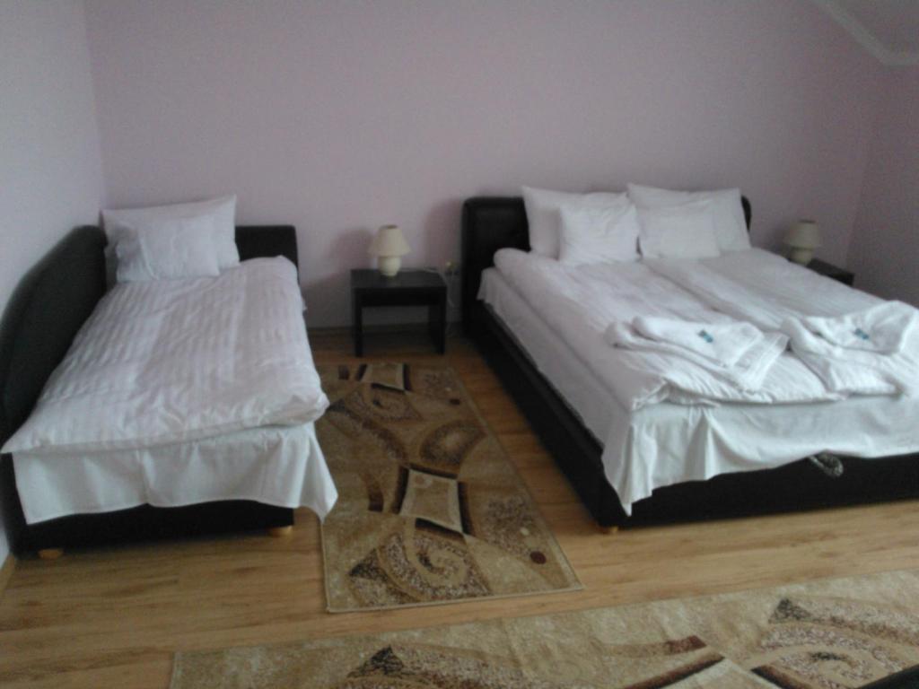 Pazonyi Fogadó és Étterem Nyírpazony Habitación foto